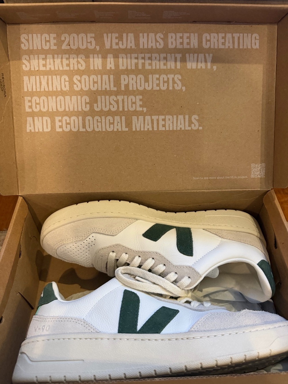 🤍💚 Veja V-90 Leather Sneakers – Women’s US 9 / EU 40 - Picture 3 of 8